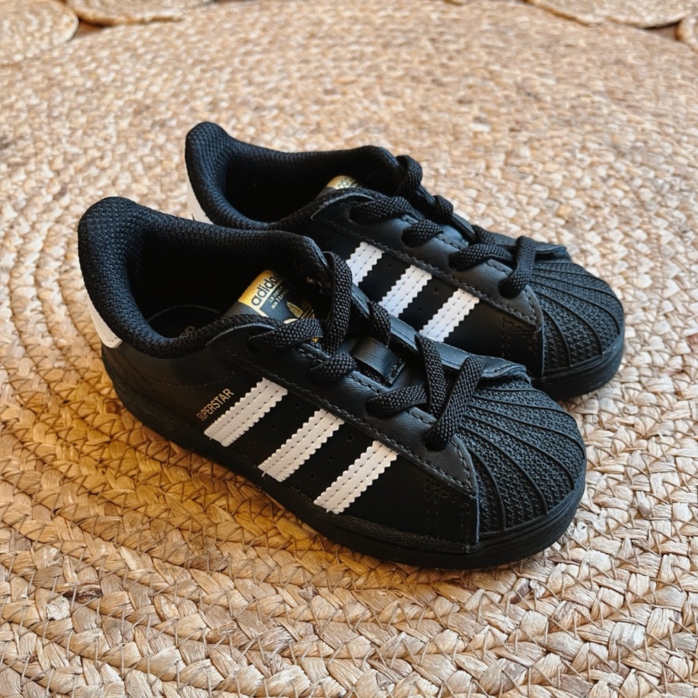NWOT Size 8K Black Superstar Adidas